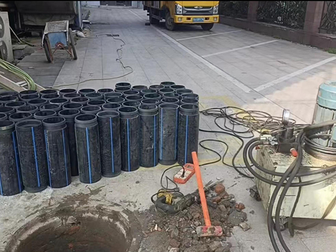 施秉PE置换管厂家 DN315置换管 非开挖管短管置换